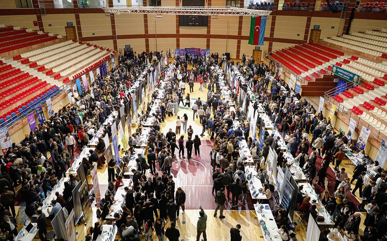 Bakıda keçirilən növbəti əmək yarmarkasında 1000-dən çox vakansiya təqdim olunub -