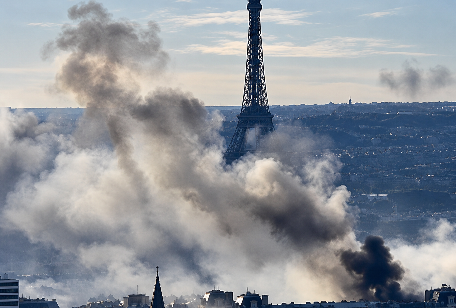 Paris etirazlardan sonra -