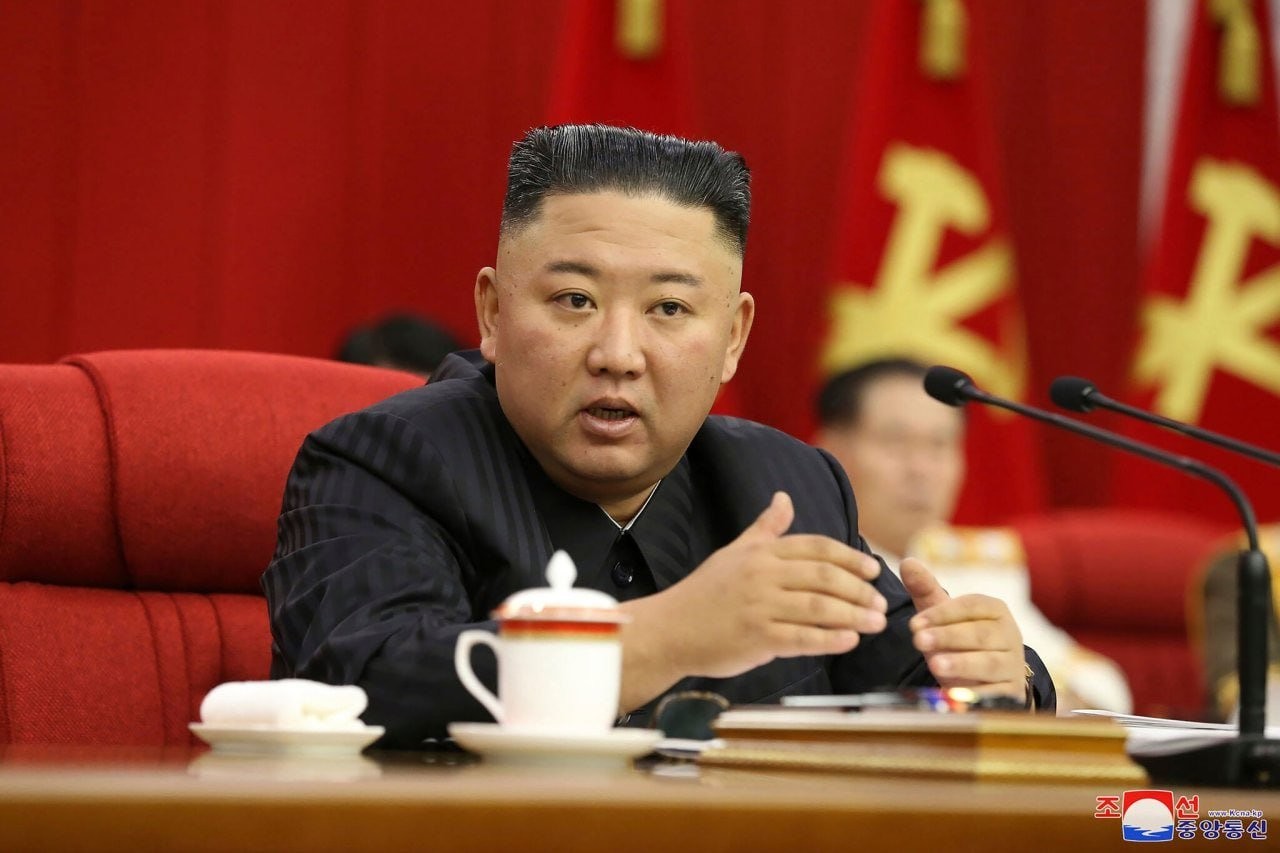 Ölüm xəbəri yayılan Kim Çen İn Çinə getdi