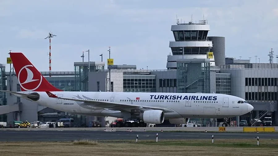 İstanbuldan Ər-Riyada uçan iki təyyarə geri qayıtdı