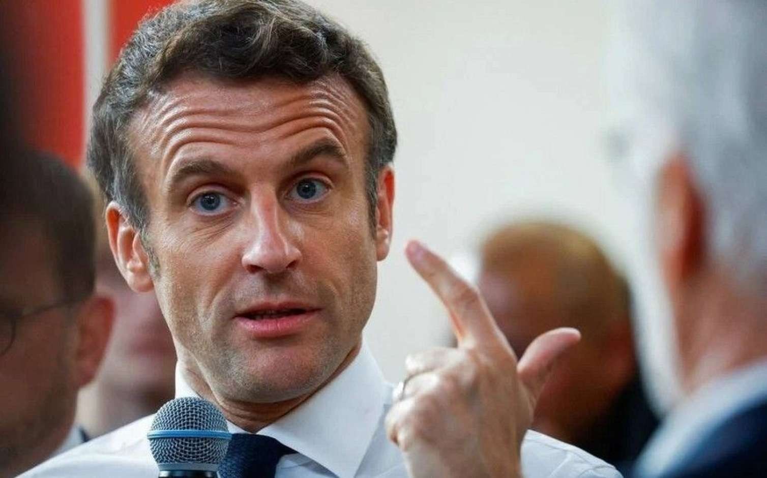 “Sosial şəbəkələr demokratiyaya zərər vurur”