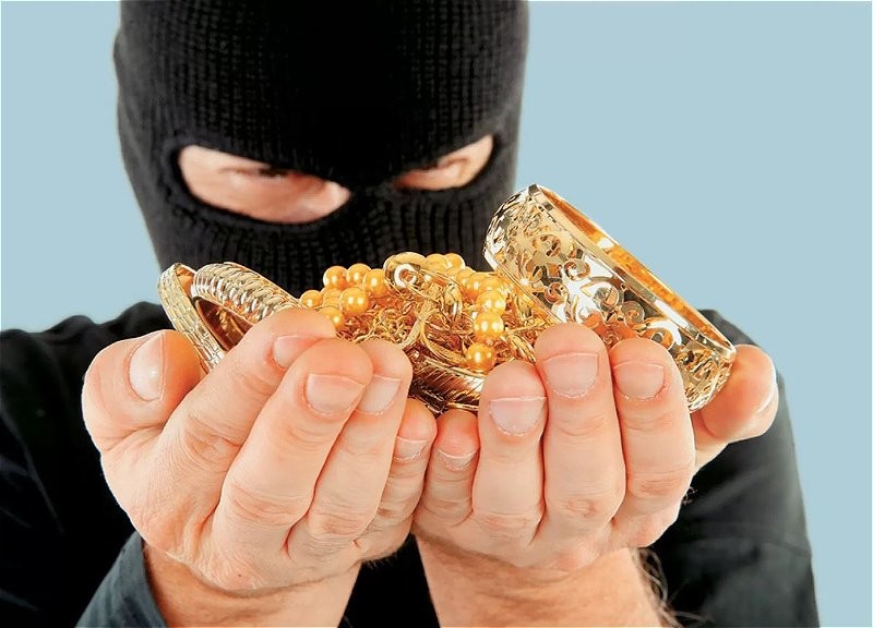 В Баку из квартиры совершена кража золота на 10 тысяч манатов