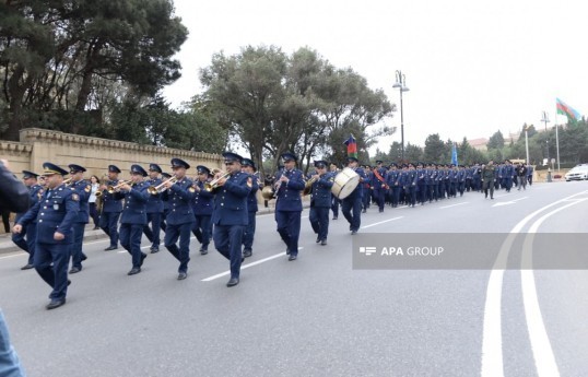 Bakıda Silahlı Qüvvələr Günündə hərbçilərin yürüşü keçirilir