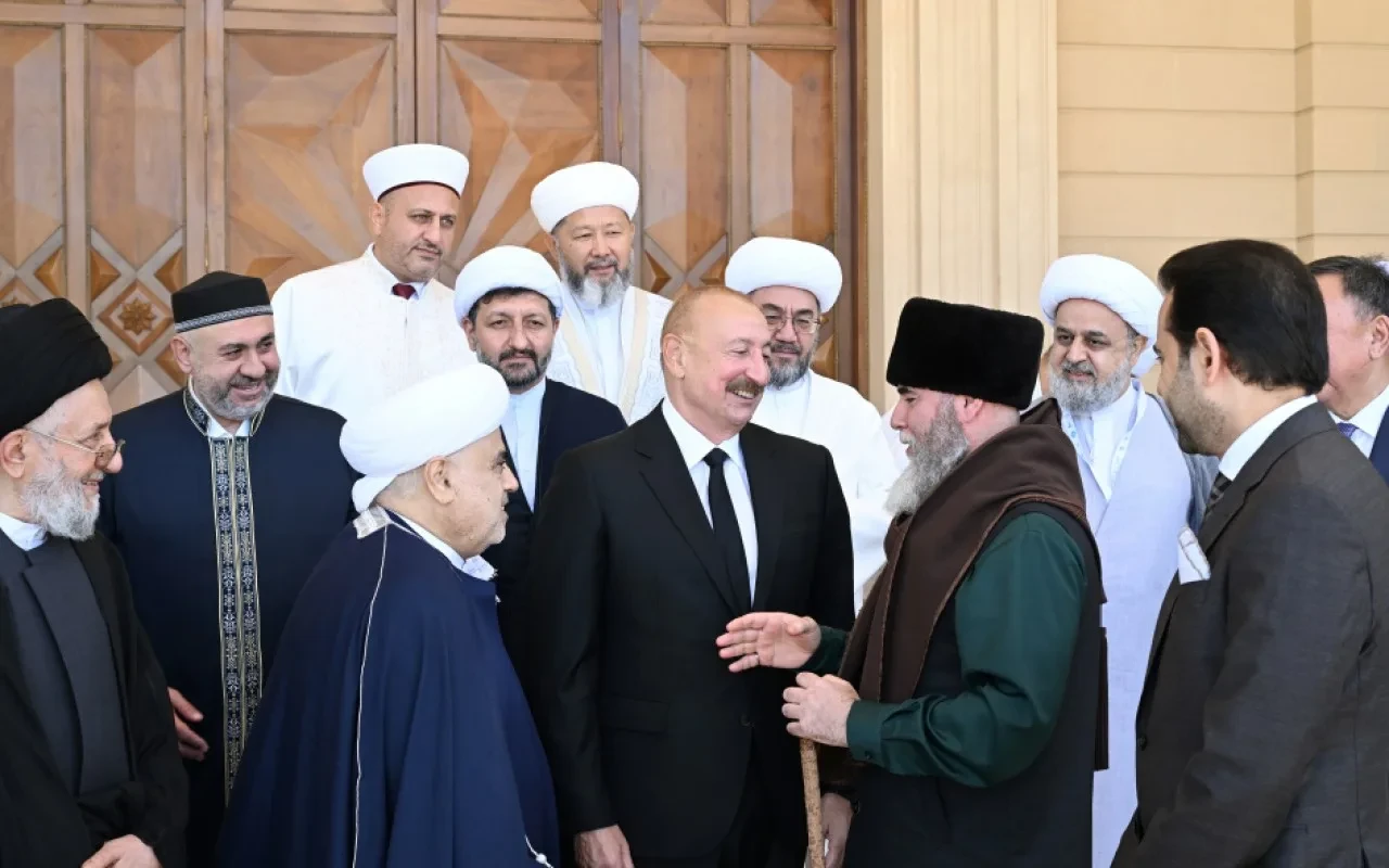 Prezident İlham Əliyev Bakıda keçirilən beynəlxalq konfransların iştirakçılarını qəbul edib -