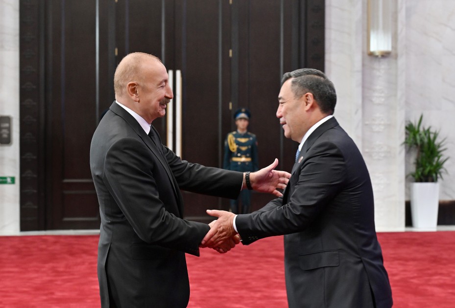 President Ilham Aliyev arrived at Yrys Ordo Congress Hall in Bishkek to attend SCO Plus format meeting