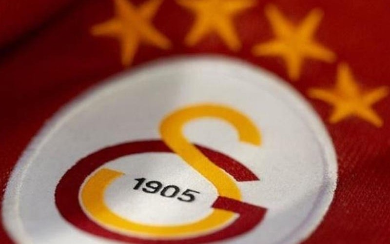 "Qalatasaray" üç futbolçusu ilə yollarını ayıracaq