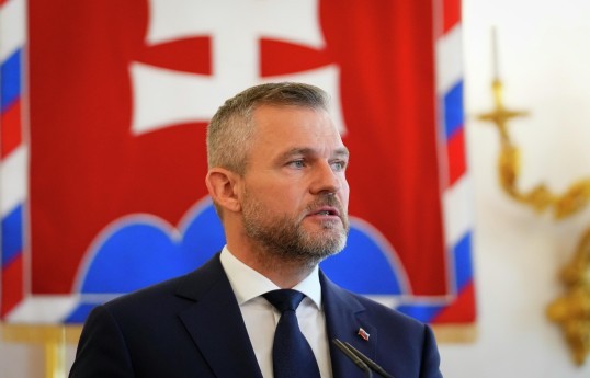 Slovakiya Prezidenti Peter Pelleqrini Azərbaycana rəsmi səfərə gəlib